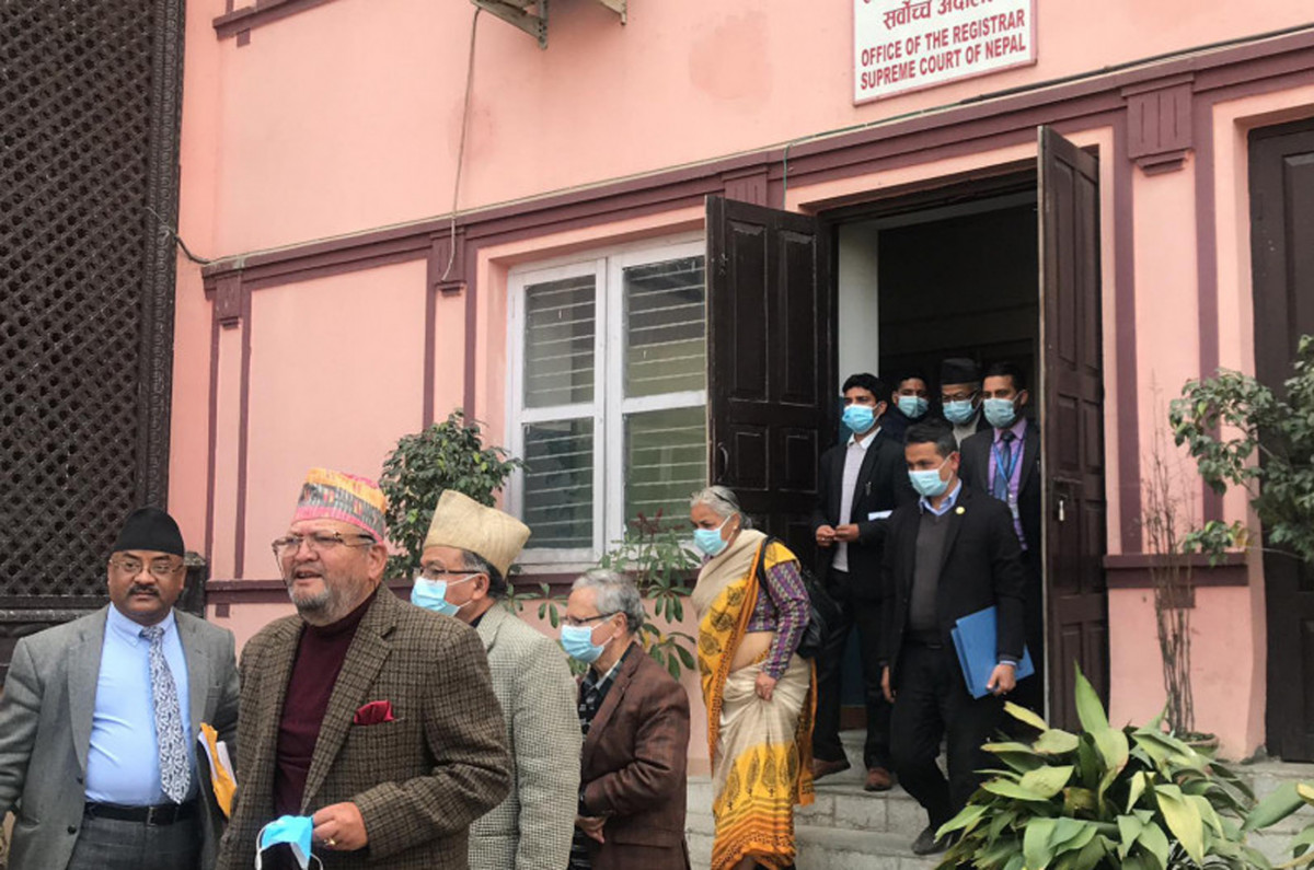 अदालतको अवहेलना मुद्दामा चार पूर्वप्रधानन्यायाधीशले पाए सफाइ