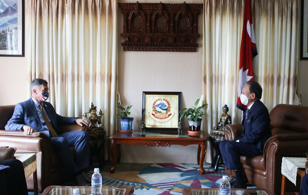 परराष्ट्रमन्त्री खड्का र अमेरिकी राजदूत बेरीबीच भेटवार्ता