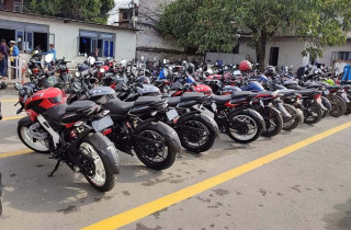नम्बर प्लेट नराखी चलाएका २१९ वटा मोटरसाईकल प्रहरीको नियन्त्रणमा