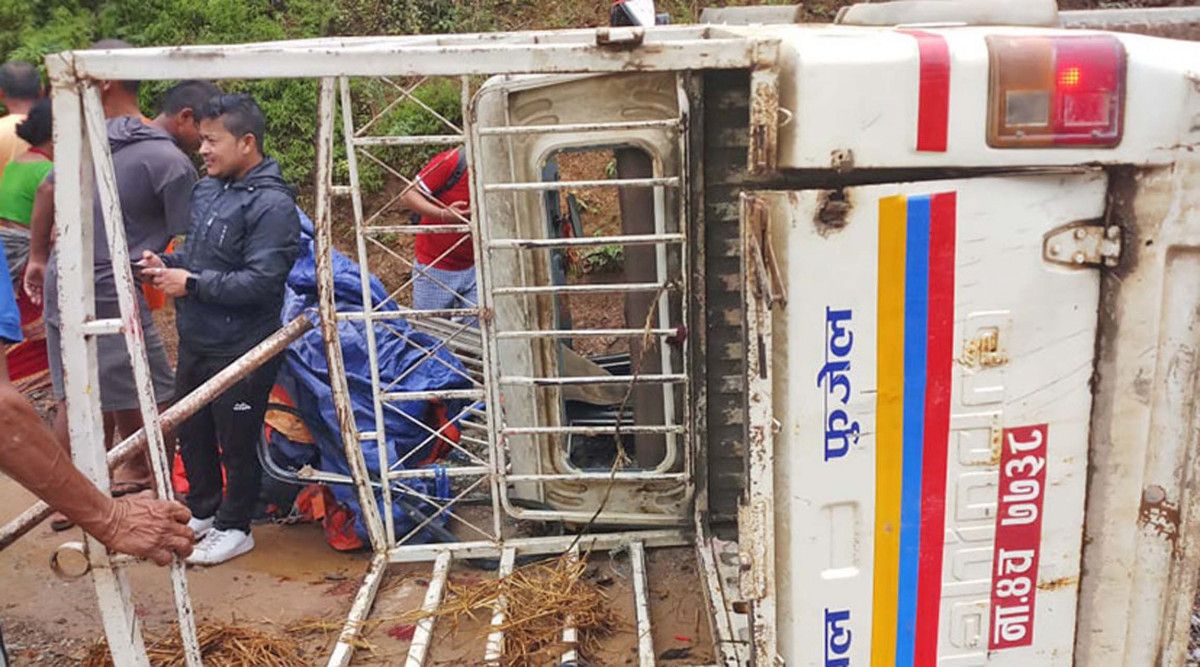 गोरखामा बोलेरो जीप दुर्घटना हुदाँ ६ जना घाइते