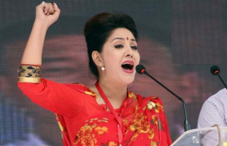 अभिनेत्री करिश्मा मानन्धर एमालेमा प्रवेश गर्दै, फेरी बाहिरियो यस्तो तथ्य!