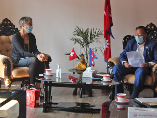 शिक्षा मन्त्री पौडेल र स्विट्जरल्याण्डका राजदूतबिच भेटवार्ता