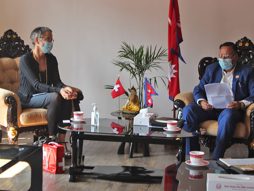 शिक्षा मन्त्री पौडेल र स्विट्जरल्याण्डका राजदूतबिच भेटवार्ता