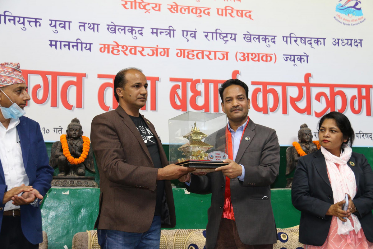 खेलकुद मन्त्री अथकलाई राखेपद्धारा सम्मान योजना ल्याउनुहोस, स्रोत राज्यले खोज्छ