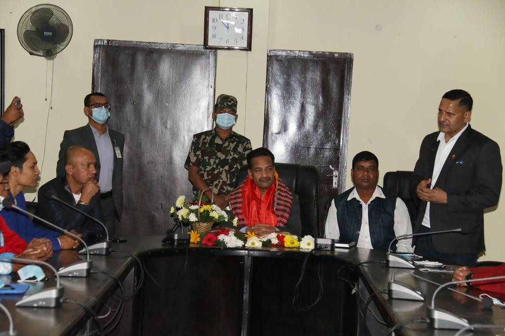 खेलाडीहरुसँग भावुक भए खेलकुद मन्त्री अथक