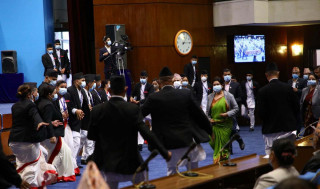 दसैँपछिको पहिलो संसद बैठकमा एमालेको निरन्तर अवरोध, के-के भयो आजको बैठकमा ?