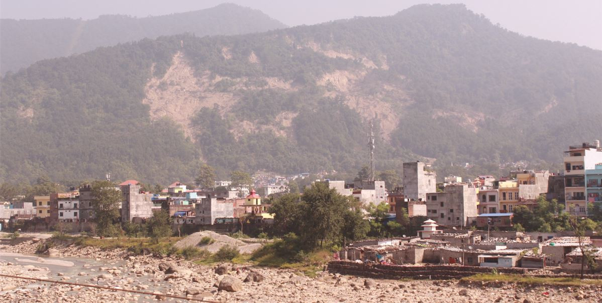 जोखिममा बुटवल, भीमकाय पहिराको मुन्तिर अवस्थित सहरको भविष्य के होला ? 