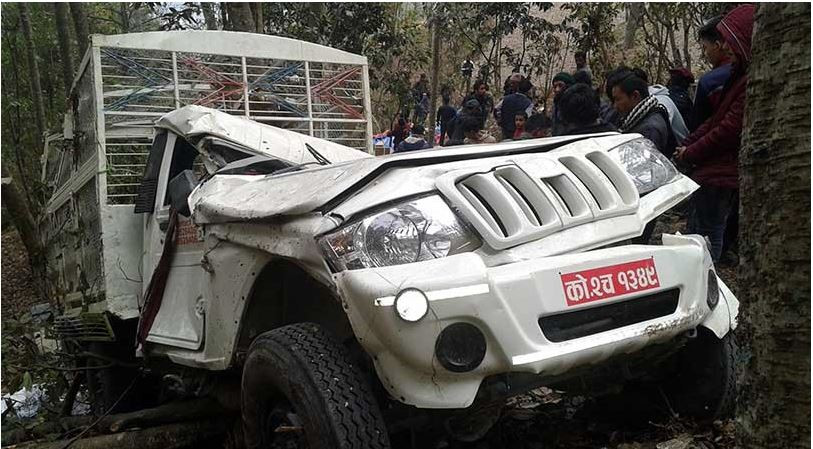 ओखलढुंगामा बोलेरो दुर्घटना : ३ जनाको मृत्यु, १३ जना घाइते