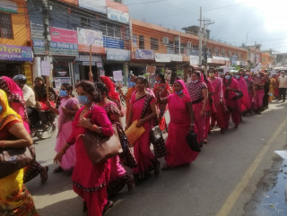 तलबभत्ता वृद्धिको माग गर्दै विद्यालय कर्मचारी र इसीडी शिक्षक आन्दोलित, कसले रोक्यो तलबभत्ता ?