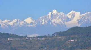 काजीथुम्का भ्यू - टावरबाट देखिएको चौबासडाँडासहित हिमालय