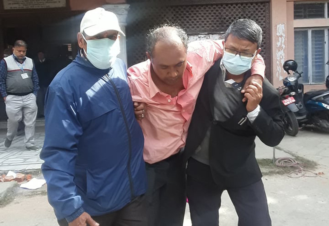 प्रहरीको लाठी प्रहारबाट घाइते वकिलको अवस्था ‘गम्भीर’