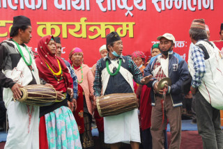 म्याग्दी सदरमुकाम बेनीको सम्मेलनमा नौमति बाजाको प्रस्तुति