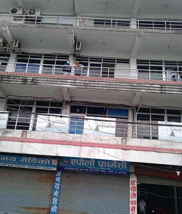 विराटनगरमा १९ हजार तिर्न नसक्दा अस्पतालबाटै हामफाले बिरामी