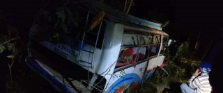 दाङमा बस दुर्घटना :  ९ महिने शिशुको मुत्यु