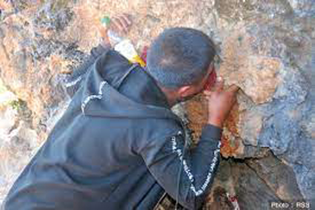 पर्यटकको पर्खाइमा शङ्ख बज्ने पहरा