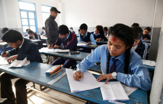विद्यार्थी र अभिभावक अन्योलमा: एसईई ‘खारेज’ हुन्छ कि हुँदैन् ? के भन्छ राष्ट्रिय परीक्षा बोर्ड ?