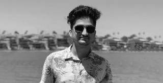 सडकमा एक डाक्टरको मृत शरीर फेला