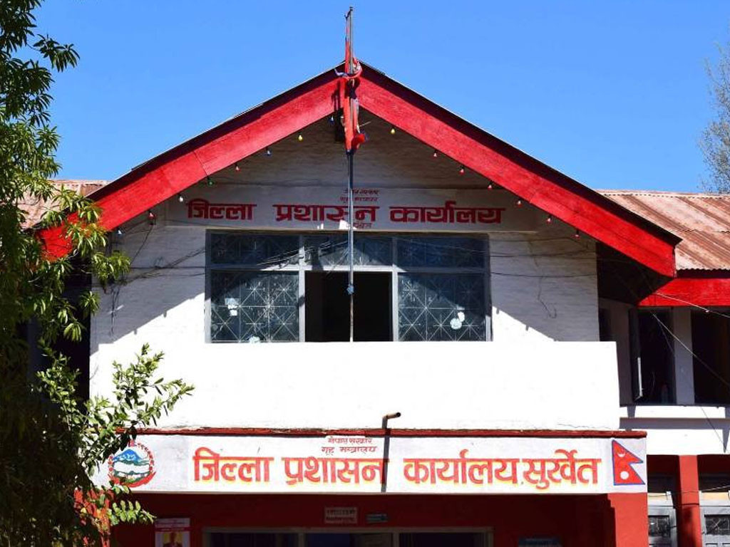 सुर्खेतमा कोरोना तीव्ररुपमा बढेपछि  जिल्ला प्रशासनद्वारा १२ बुँदे आदेश जारी ,  ‘स्मार्ट लकडाउन’ सुरु