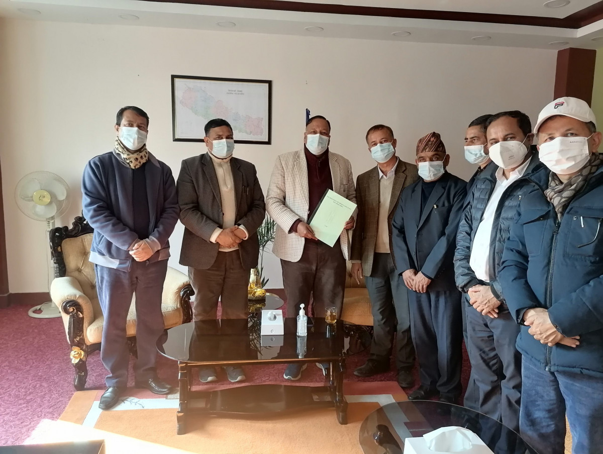 शिक्षक अस्पतालका लागि भरतपुर उपयुक्त हुने भन्दै समितिले बुझायो प्रतिवेदन