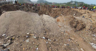 ट्रकसँग मोटरसाइकल ठोक्किँदा विस्फोट:  १७ जनाको मृत्यु