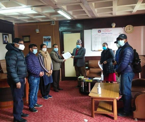 स्वास्थ्यकर्मीलाई रोकिएको जोखिमभत्ता दिन राष्ट्रिय स्वास्थ्यकर्मी संघको माग