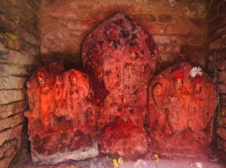 गएराति १ बजेदेखि ३ बजेको समयबीच ललितपुर सुनाकोठीस्थित बालकुमारी मन्दिरको मूर्ति चोरी