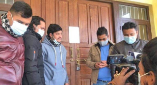 त्रिवि व्यवस्थापन संकायको डिन कार्यालयमा नेविसंघले लगायो भोटेताल्चा
