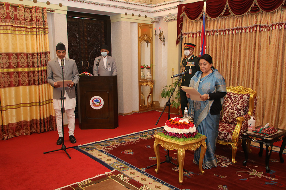 बेलायतका लागि नेपाली राजदूत ज्ञानचन्द्र आचार्यले लिए सपथ