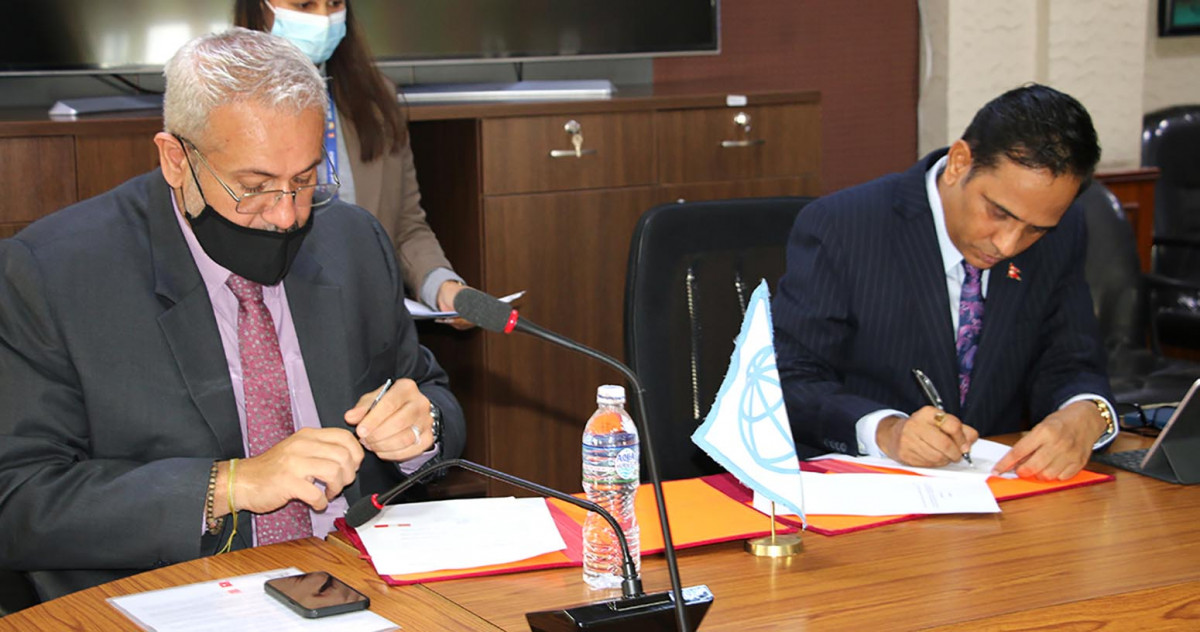 विश्व बैंकसँग दुई अर्ब १४ करोडबराबरको ऋण सम्झौतामा हस्ताक्षर