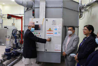 नेपाल राष्ट्र बैंकले ल्यायो काम नलाग्ने नोटहरु नष्ट गर्नका लागि अत्याधुनिक मेसिन