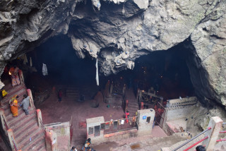 तीन वर्षमा हलेसी मन्दिरबाट दुई करोड भेटी