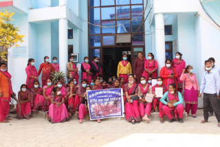 सरकारले तोकेको सेवा सुविधा नदिएको भन्दै सुनसरीका सामुदायिक विद्यालय बन्द