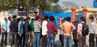 राजर्षि जनक विश्वविद्यालयको परीक्षा सारिएपछि विद्यार्थी विरोधमा