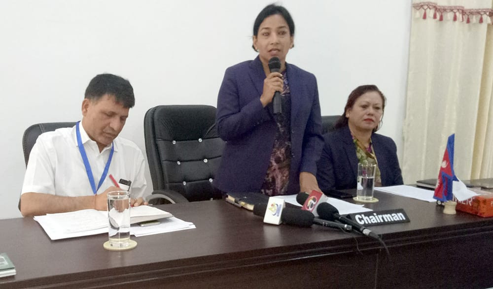 भरतपुर महानगरले दियो ७ सरकारी विद्यालयलाई स्कुल बस