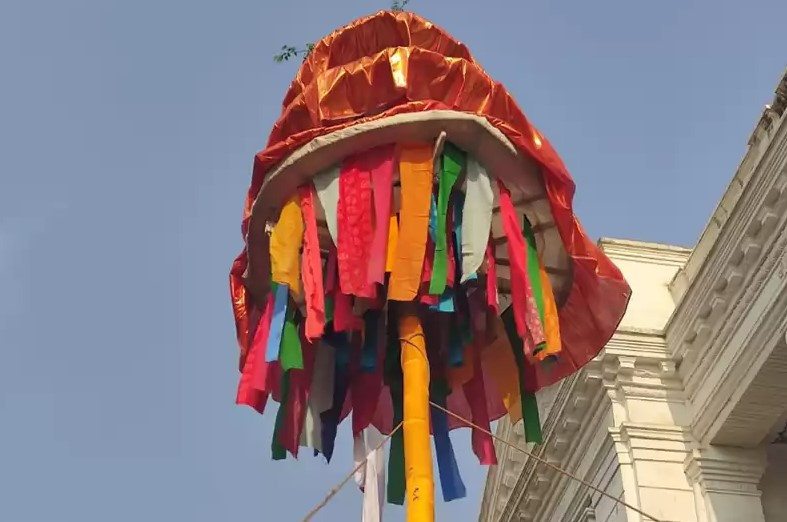 आजदेखि बसन्तपुरमा चीर ठड्याएसँगै  होली पर्व सुरु