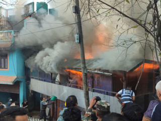 ताप्लेजुङको फुङलिङ बजारमा आगलागी