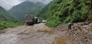 नारायणगढ-मुग्लिन सडक दुइतर्फी सञ्चालन, ४ दिनपछि आँबुखैरेनी सडक पनि दुईतर्फी