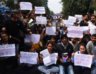 प्रधानमन्त्री देउवालाई  विद्यार्थीको प्रश्न- त्रिचन्द्र कलेज कहिले बन्छ?