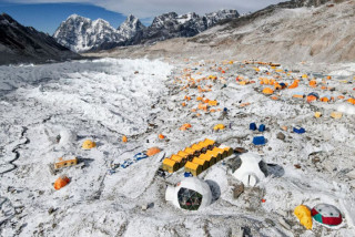 सगरमाथा आरोहणको क्रममा ११ जनाको मृत्यु