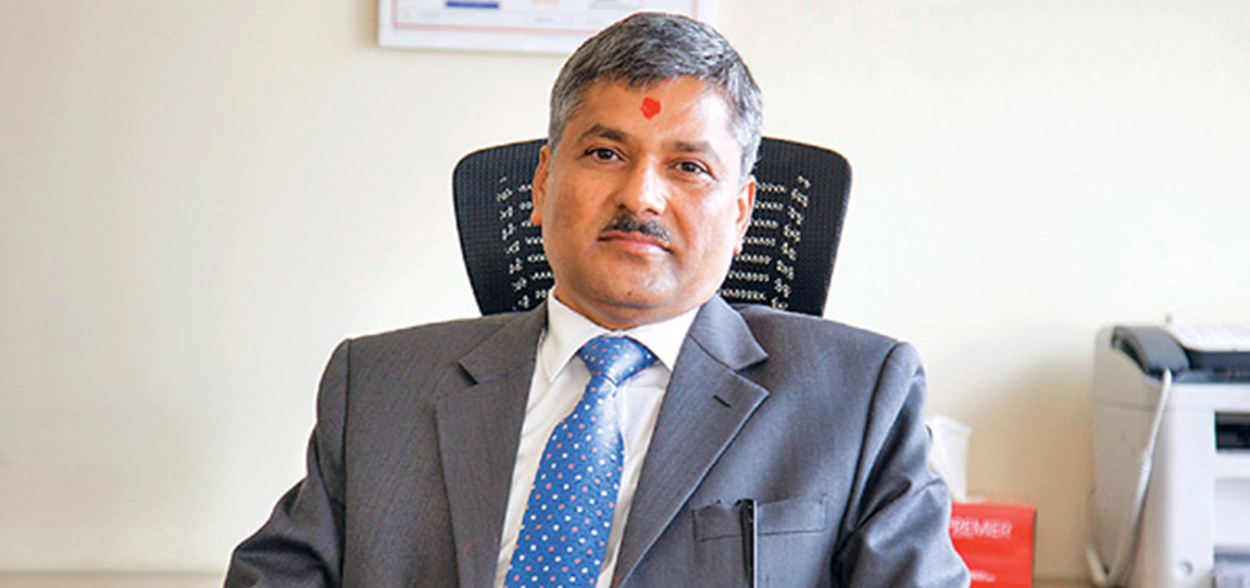 बैंकको ब्याजदर घटे पनि कर्जाको माग बढ्न सकेन, कर्जा रिकभरीमा समस्या छ : गभर्नर अधिकारी