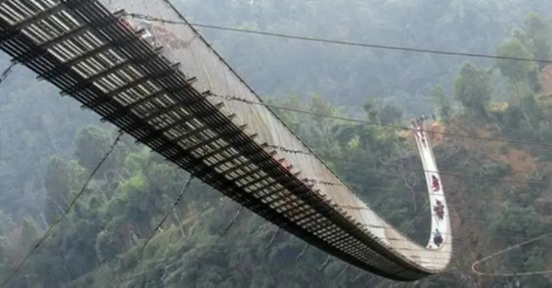 दस हजार झोलुङ्गे पुल निर्माण