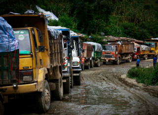 राजधानीको फोहोर उठ्न थाल्यो, एकैदिन १ सय ४३ ट्रक ल्याण्डफिल लगियो