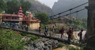 सीमा क्षेत्रमा स्वदेश फर्किनेको भीड