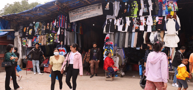 अझै भृकुटीमण्डप बजारलाई दशैँको रौनकले छोएन