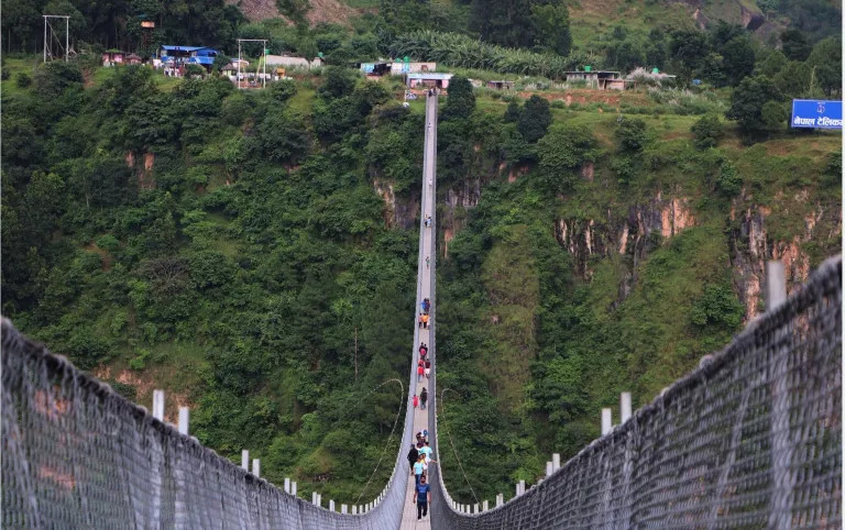 लामो पुलले बढायो बागलुङमा पर्यटक