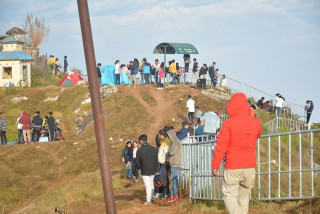 ट्र्याक खुलेको २५ वर्षमा सडक कालोपत्र