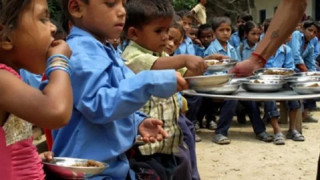 विद्यालयमा गुणस्तरहीन दिवा खाजा अभिभावकको असन्तुष्टि