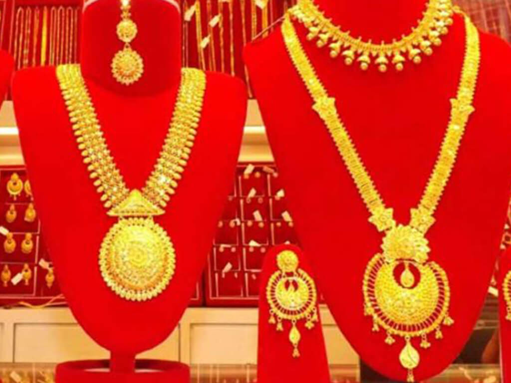 आज एकैदिनमै सुनको मूल्य  तोलामा एक हजारले बढ्यो