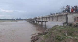 २४ घन्टा बित्दा पनि भेटिएनन् बबई नदीमा डुबेका किशोरी