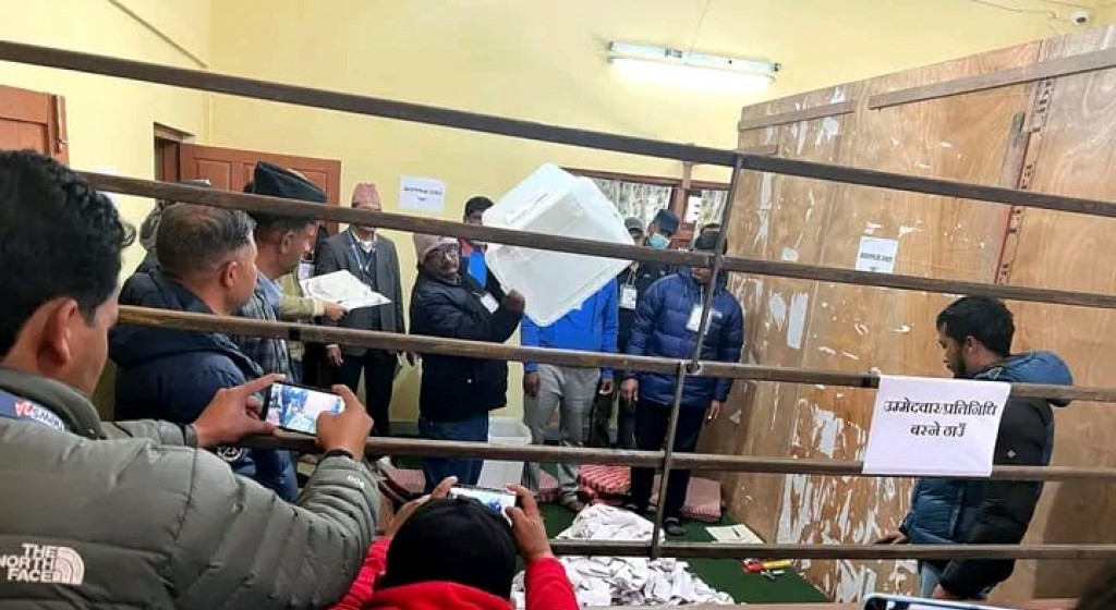 प्रधानमन्त्री शेरबहादुर देउवाको निर्वाचन क्षेत्र डडेल्धुरामा मतगणना सुरु